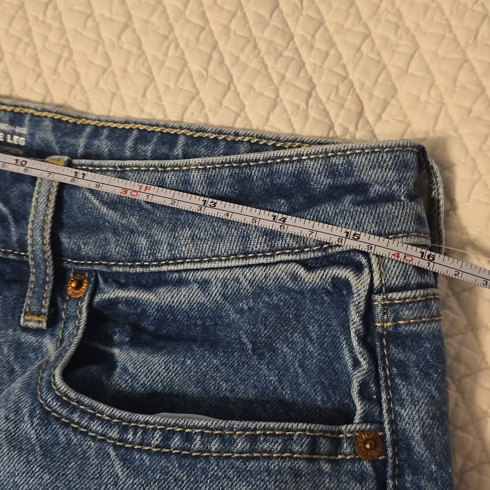Old Navy Wide Leg Jeans - Picture 14 of 17